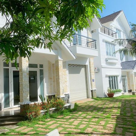4 Bedrooms Villa In Vung Tau-Contemporary Greenhouse Garden Villa With Pool Extérieur photo