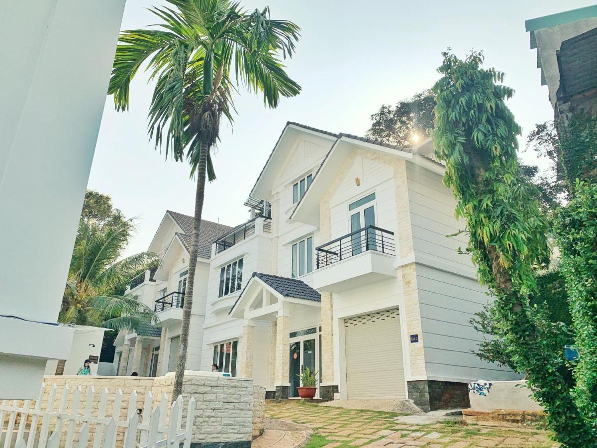 4 Bedrooms Villa In Vung Tau-Contemporary Greenhouse Garden Villa With Pool Extérieur photo